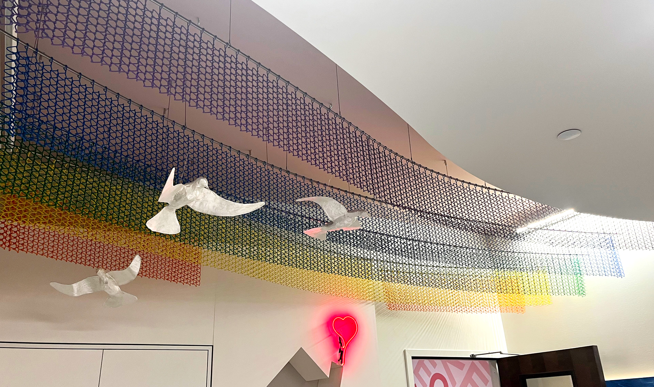 The powder coated Delta 12R flexible wire mesh adds decor to the VCU Children’s Hospital Ronald McDonald House, located in Virginia, USA The powder coated Delta 12R flexible wire mesh adds decor to the VCU Children’s Hospital Ronald McDonald House, located in Virginia, USA