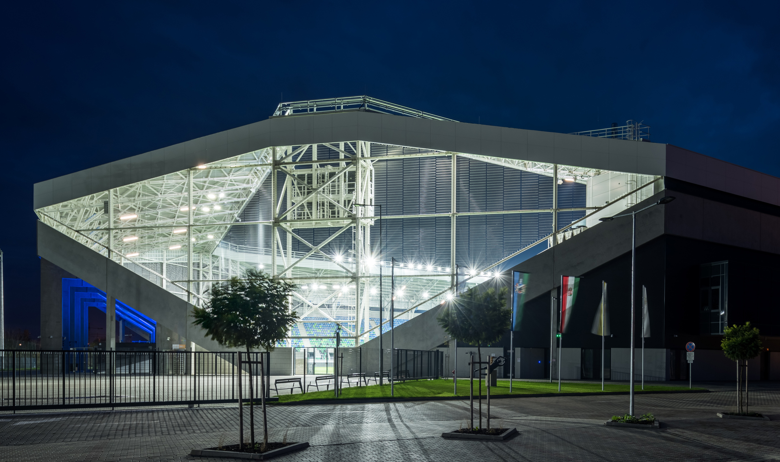 Dune 40100 flexible mesh sports stadium facade Dune 40100 flexible mesh sports stadium facade